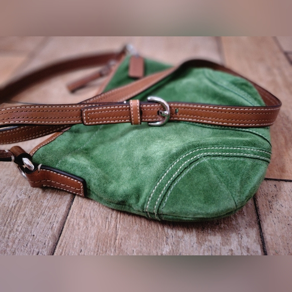Vintage COACH green suede crossbody and card case*does NOT come w Coach dust bag - Picture 3 of 9